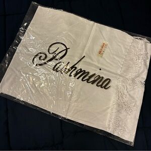 White Paskmina Scarf